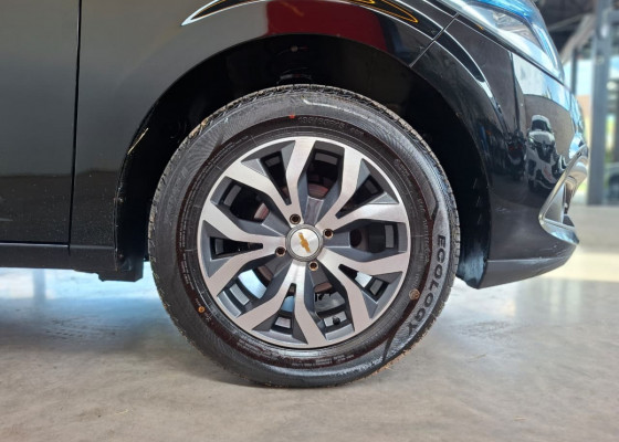 GM - Chevrolet ONIX HATCH LT 1.4 8V FlexPower 5p Mec. 2014 Flex Flex