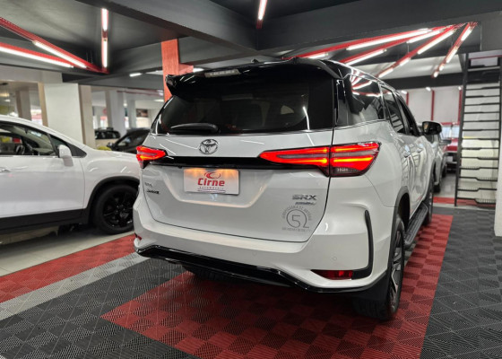 Toyota Hilux SW4 SRX 4x4 2.8 TDI 16V Dies. Aut. 2024 Diesel