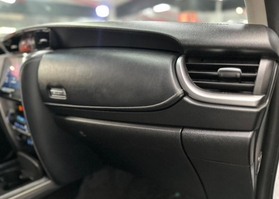 Toyota Hilux SW4 SRX 4x4 2.8 TDI 16V Dies. Aut. 2024 Diesel