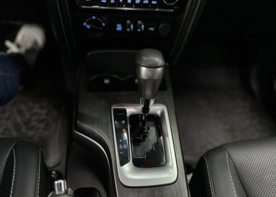 Toyota Hilux SW4 SRX 4x4 2.8 TDI 16V Dies. Aut. 2024 Diesel