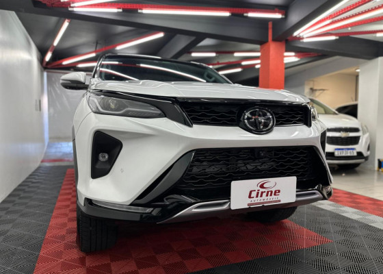 Toyota Hilux SW4 SRX 4x4 2.8 TDI 16V Dies. Aut. 2024 Diesel