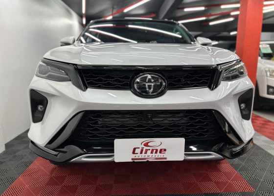 Toyota Hilux SW4 SRX 4x4 2.8 TDI 16V Dies. Aut. 2024 Diesel