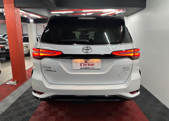 Toyota Hilux SW4 SRX 4x4 2.8 TDI 16V Dies. Aut. 2024 Diesel