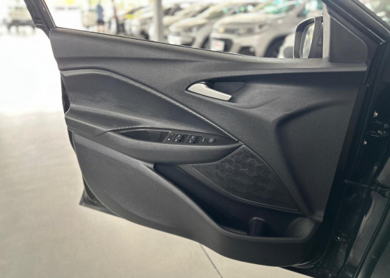 GM - Chevrolet ONIX SEDAN Plus LT 1.0 12V Flex 4p Mec. 2023 Flex