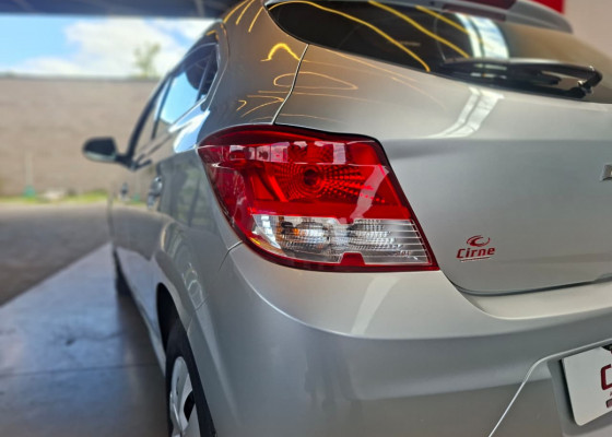 GM - Chevrolet ONIX HATCH LT 1.0 8V FlexPower 5p Mec. 2015 Flex