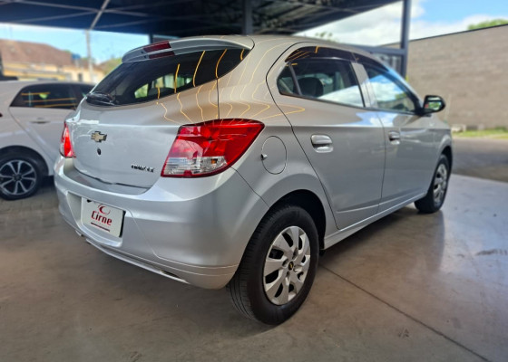 GM - Chevrolet ONIX HATCH LT 1.0 8V FlexPower 5p Mec. 2015 Flex