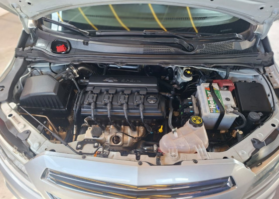 GM - Chevrolet ONIX HATCH LT 1.0 8V FlexPower 5p Mec. 2015 Flex