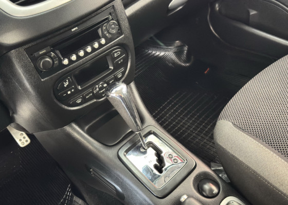 Peugeot 207 XS 1.6 Flex 16V 5p Aut. 2011 Flex