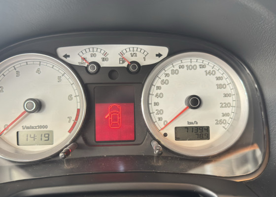 VW - VolksWagen Golf Sportline 1.6 Mi Total Flex 8V 4p 2012 Flex