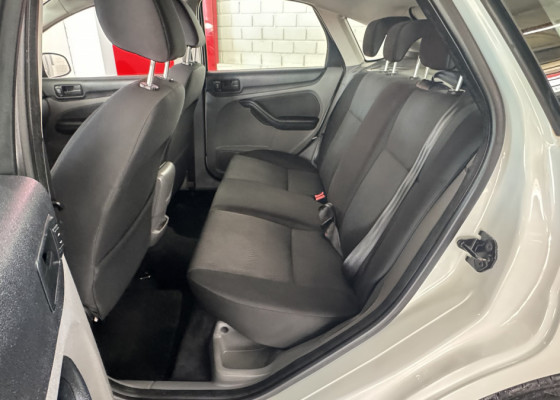 Ford Focus 2.0 16V/SE/SE Plus Flex 5p Aut. 2013 Flex