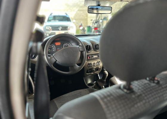 Renault SANDERO Expression Hi-Flex 1.0 16V 5p 2010 Flex