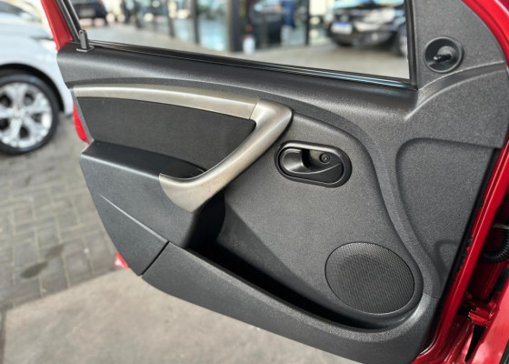 Renault SANDERO Expression Hi-Flex 1.0 16V 5p 2010 Flex