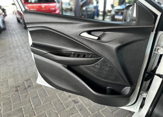 GM - Chevrolet ONIX SEDAN Plus LTZ 1.0 12V TB Flex Mec. 2023 Flex