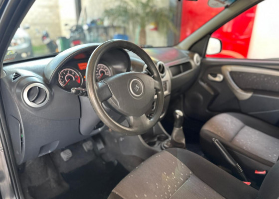 Renault LOGAN Privilège Hi-Flex 1.6 16V 4p 2010 Flex