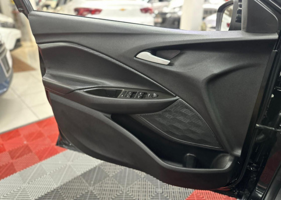 GM - Chevrolet ONIX HATCH LTZ 1.0 12V TB Flex 5p Mec. 2023 Flex