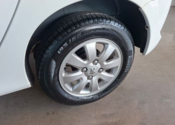 Peugeot 207 SW XR 1.4 Flex 8V 5p 2011 Flex