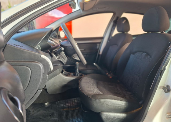 Peugeot 207 SW XR 1.4 Flex 8V 5p 2011 Flex