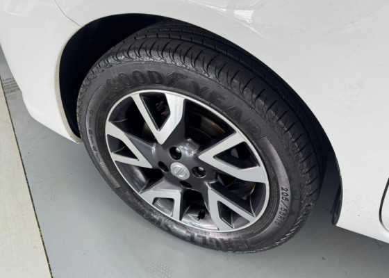 Nissan VERSA UNIQUE 1.6 16V FlexStart 4p Aut. 2017 Flex