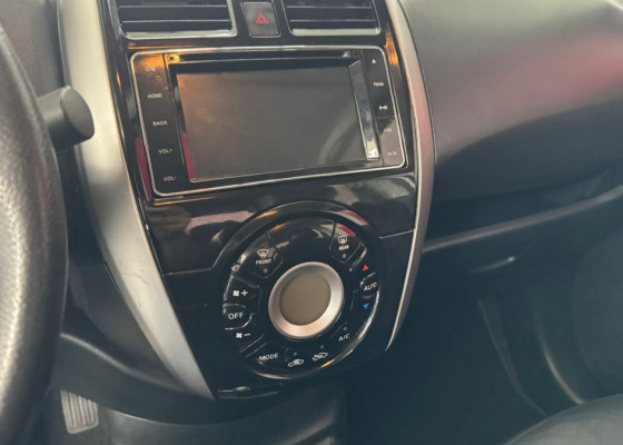 Nissan VERSA UNIQUE 1.6 16V FlexStart 4p Aut. 2017 Flex