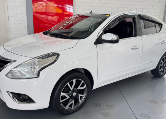 Nissan VERSA UNIQUE 1.6 16V FlexStart 4p Aut. 2017 Flex