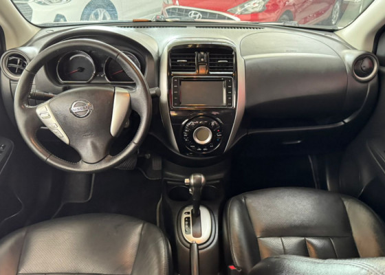Nissan VERSA UNIQUE 1.6 16V FlexStart 4p Aut. 2017 Flex