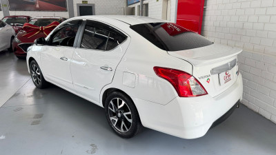 Nissan VERSA UNIQUE 1.6 16V FlexStart 4p Aut. 2017 Flex