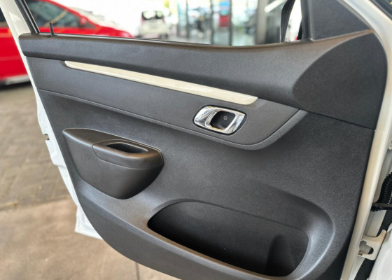 Renault KWID Intense 1.0 Flex 12V 5p Mec. 2018 Flex