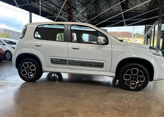 Fiat UNO SPORTING Dualogic 1.4 EVO Flex 8V 4p 2016 Flex