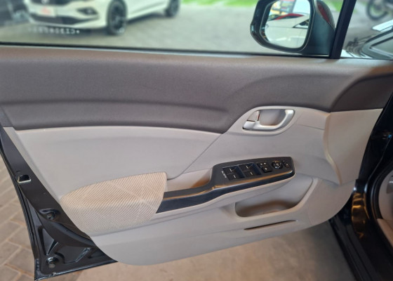 Honda Civic Sedan LXS 1.8/1.8 Flex 16V Mec. 4p 2012 Flex