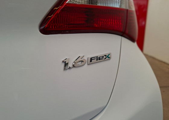 Hyundai HB20 Premium 1.6 Flex 16V Mec. 2014 Flex