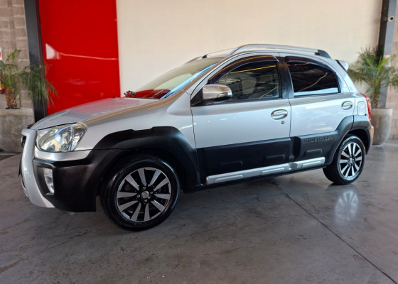 Toyota ETIOS CROSS 1.5 Flex 16V 5p Mec. 2016 Flex Flex