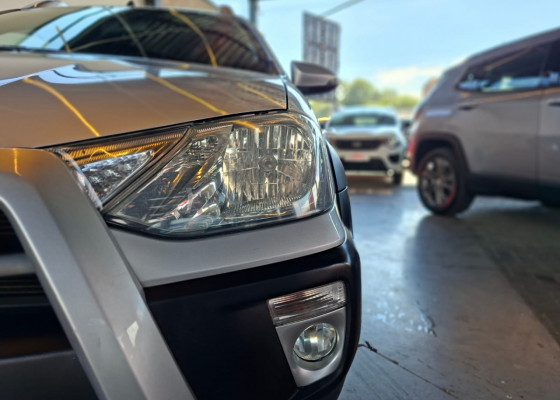 Toyota ETIOS CROSS 1.5 Flex 16V 5p Mec. 2016 Flex Flex