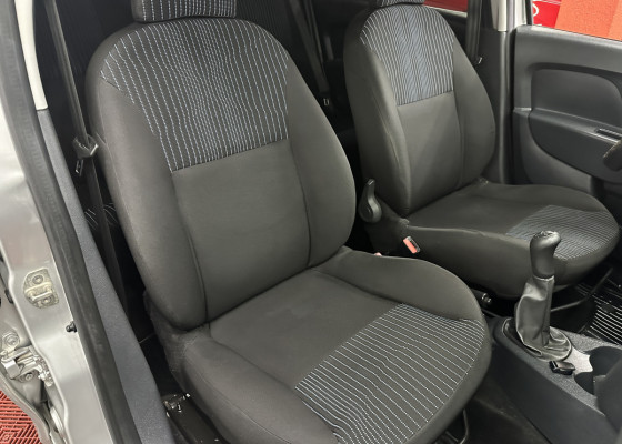 Renault LOGAN Authentique Flex 1.0 12V 4p 2020 Flex Flex