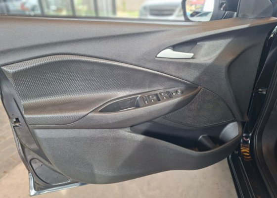 GM - Chevrolet ONIX SEDAN Plus LT 1.0 12V Flex 4p Mec. 2020 Flex