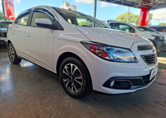 GM - Chevrolet ONIX HATCH LTZ 1.4 8V FlexPower 5p Mec. 2014 Flex