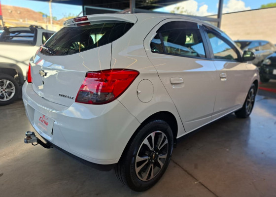 GM - Chevrolet ONIX HATCH LTZ 1.4 8V FlexPower 5p Mec. 2014 Flex