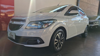 GM - Chevrolet ONIX HATCH LTZ 1.4 8V FlexPower 5p Mec. 2014 Flex
