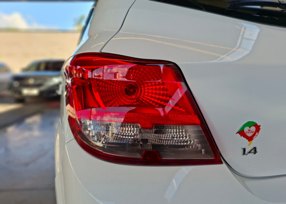 GM - Chevrolet ONIX HATCH LTZ 1.4 8V FlexPower 5p Mec. 2014 Flex