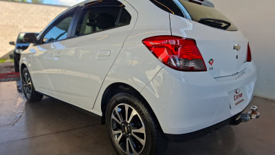 GM - Chevrolet ONIX HATCH LTZ 1.4 8V FlexPower 5p Mec. 2014 Flex